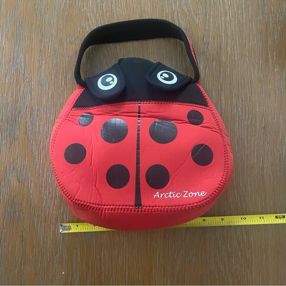 Lady Bug Lunchbox - Picture 3 of 4